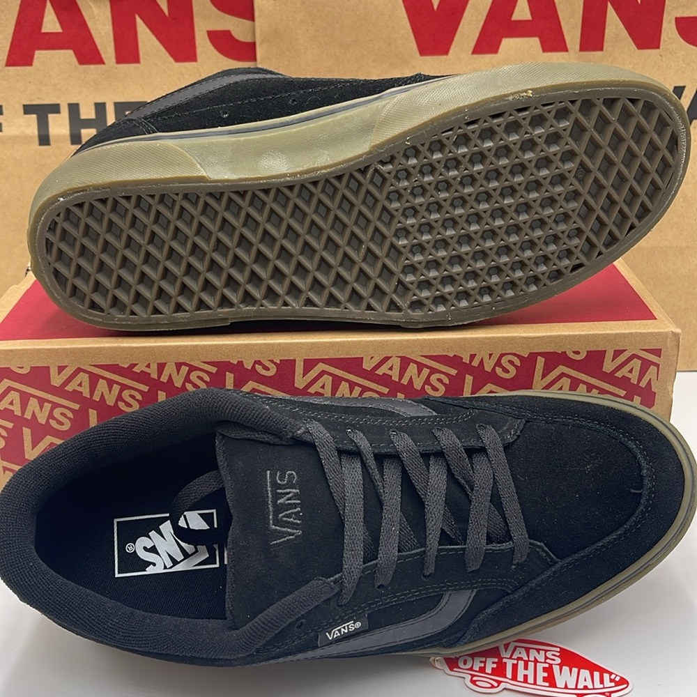 Vans WMNS Bearcat Black/Dark Gum
VN000DT239L
Sneakers - Picture 4 of 16